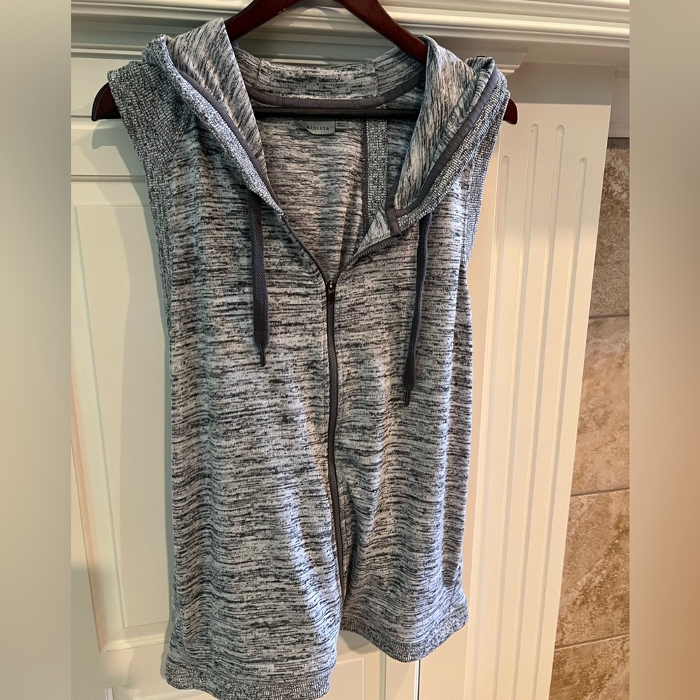 Athleta Gray Sleeveless Zip-Up Hoodie w/crossover back